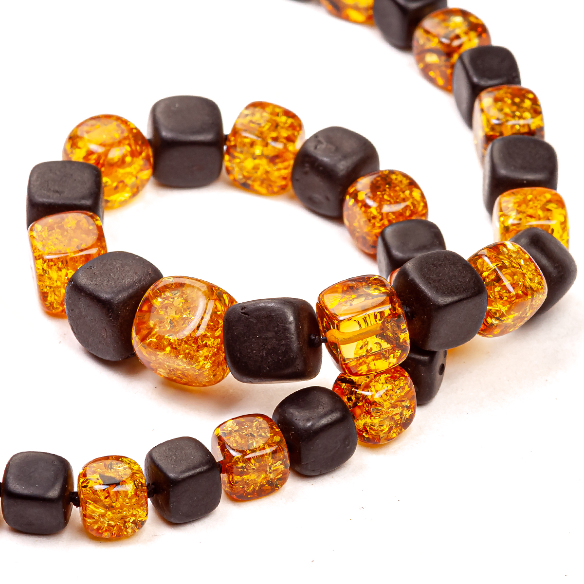 Янтарные бусы